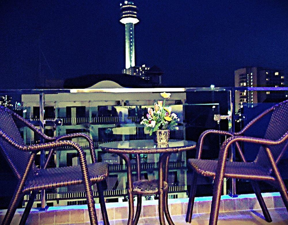 Aya Place Pattaya Buitenkant foto