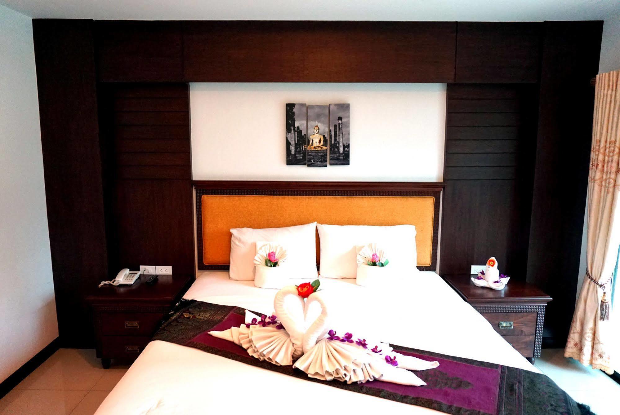 Aya Place Pattaya Buitenkant foto