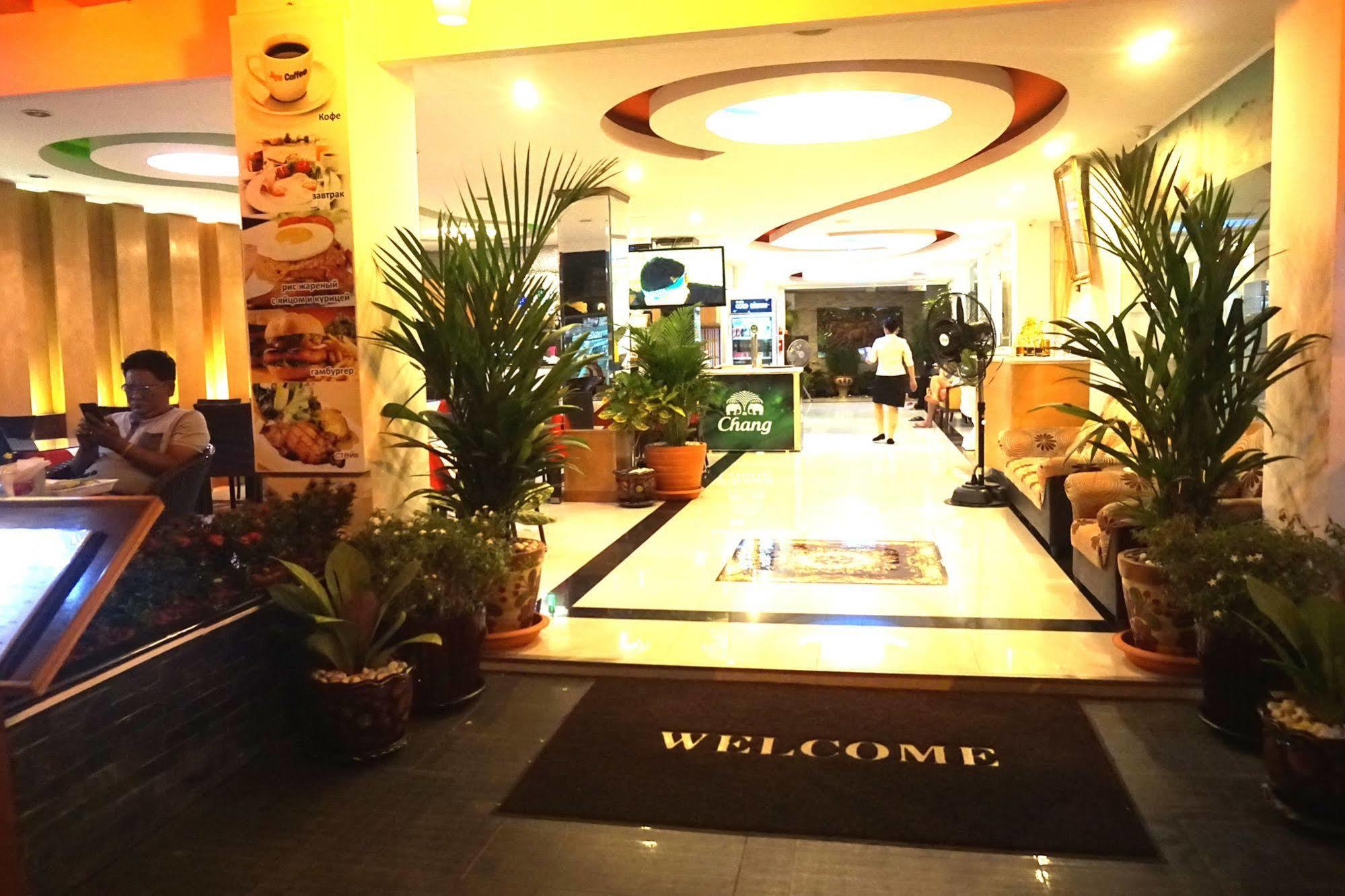 Aya Place Pattaya Buitenkant foto