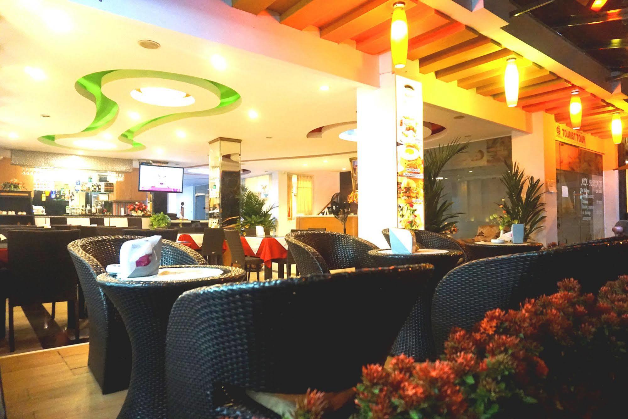 Aya Place Pattaya Buitenkant foto